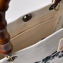 画像をギャラリービューアに読み込む, World collectors market bag. 2nd.
