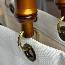 画像をギャラリービューアに読み込む, World collectors market bag. 2nd.
