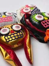 Load image into Gallery viewer, A.I. mother &quot;BURABURA&quot; eye badge_B
