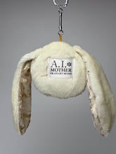 Load image into Gallery viewer, A.I. mother &quot;BURABURA&quot; eye badge_B
