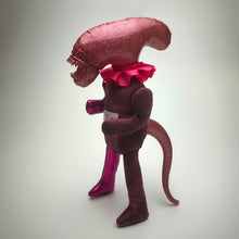 画像をギャラリービューアに読み込む, A.I. mother Alien_pink
